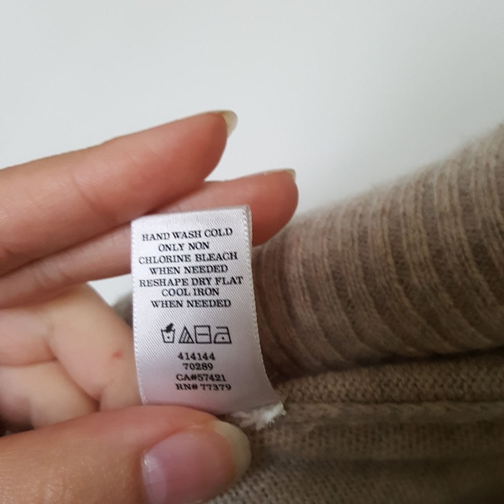 🍀SALE🍀Ann Taylor Sweater - Picture 5 of 8